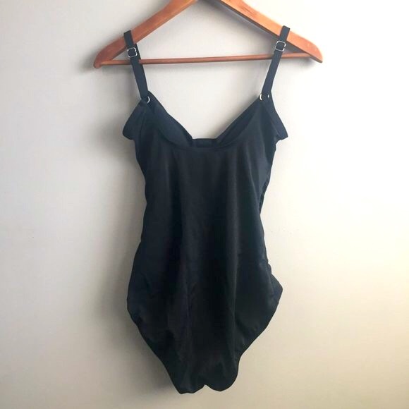 Jantzen Draped Criss-crossed Swimsuit - Picture 2 of 9